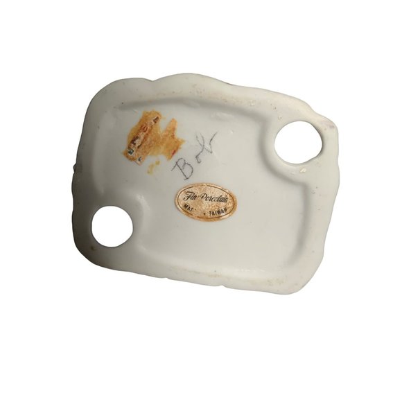 Musician Man With Dog And Guitar 7" Tall 3" Across The Bottom   Good Condition - Picture 9 of 13